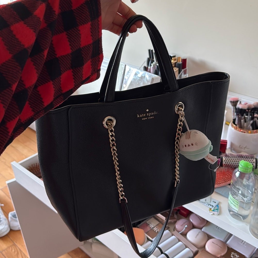 90% new Kate spade bag.